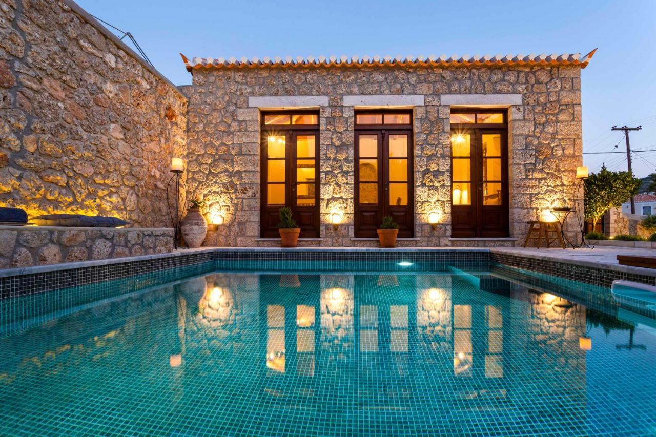 Mare Monte Luxury Suites Spetses Town Exterior photo