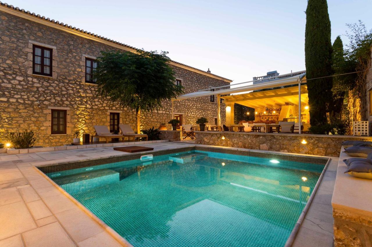 Mare Monte Luxury Suites Spetses Town Exterior photo