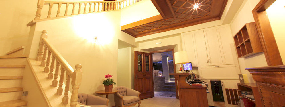 Mare Monte Luxury Suites Spetses Town Exterior photo