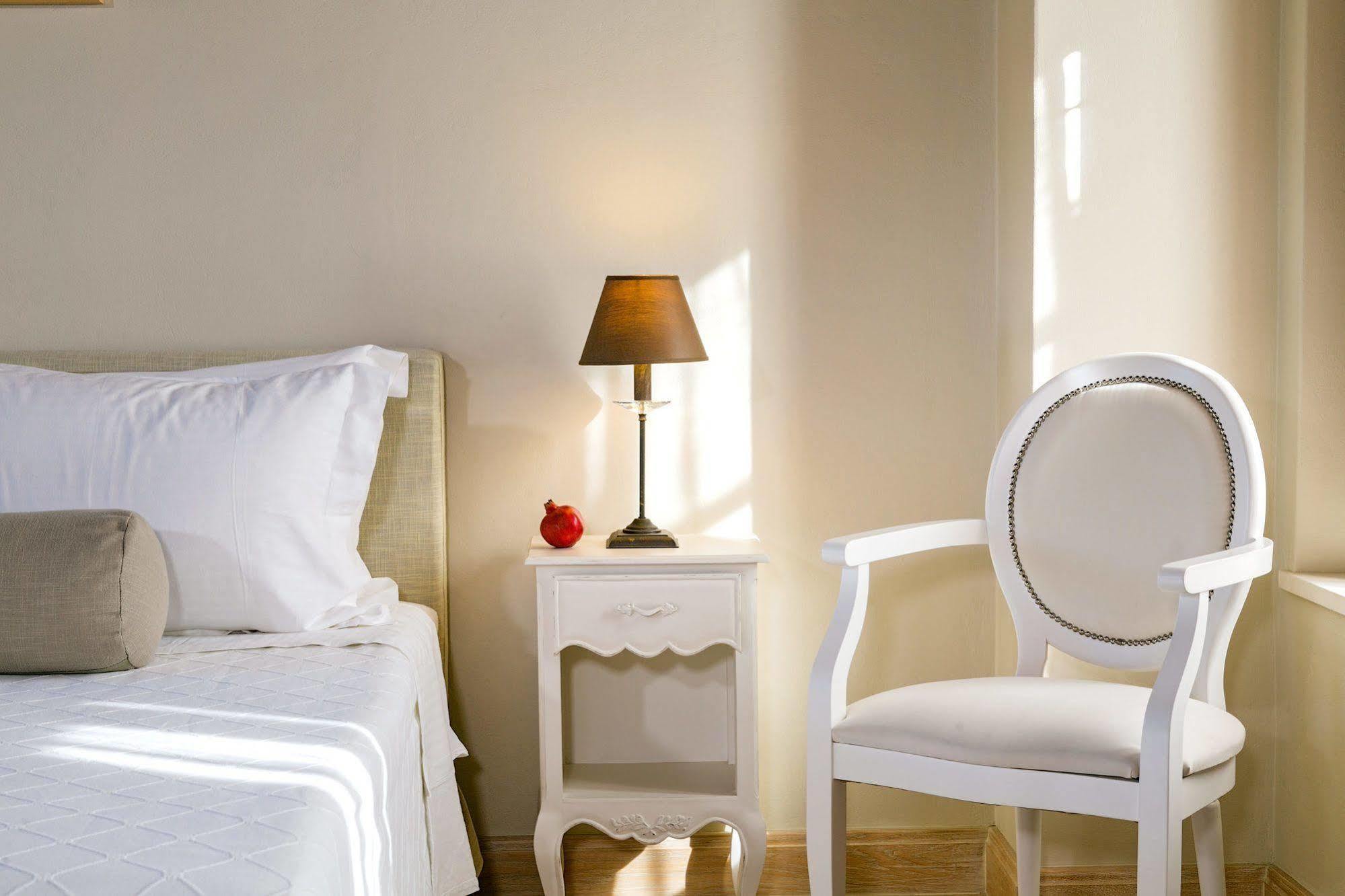 Mare Monte Luxury Suites Spetses Town Exterior photo